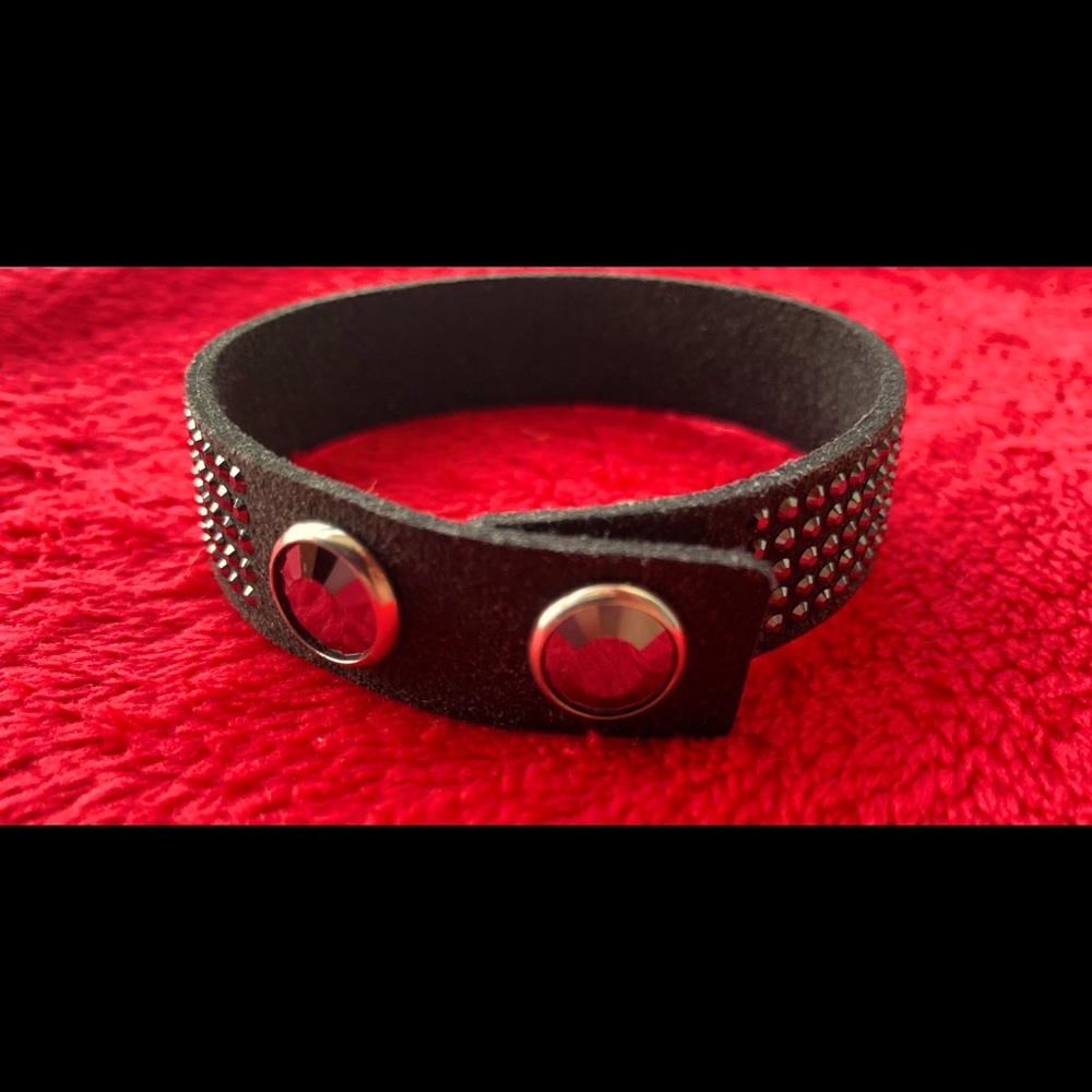 NWOT Pair of Swarovski wristband bracelets - Picture 2 of 4